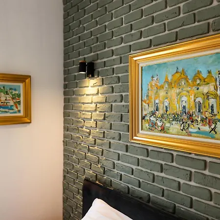 Hotel Gramofon 3*